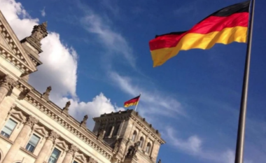 Berlini ndërpret financimet për OJQ-të në Mesdhe që merren me shpëtimin e emigrantëve
