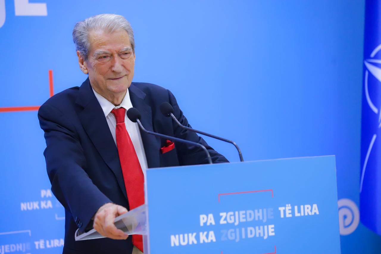Berisha: Arkend Balla, ka qenë i punësuar në një kompani që ka përfituar nga institucionet shtetërore 900 mijë euro pagesa