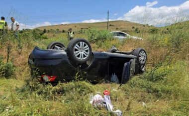 Aksident i rëndë në Maliq/ Makina përfundon jashtë rruge, shoferi dërgohet me urgjencë në spital spital