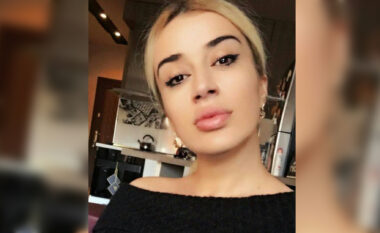 Këngëtarja Barbana Dini humb njeriun e shtrenjtë: Sot u zgjova zemërthyer dhe e shkatërruar shpirtërisht…