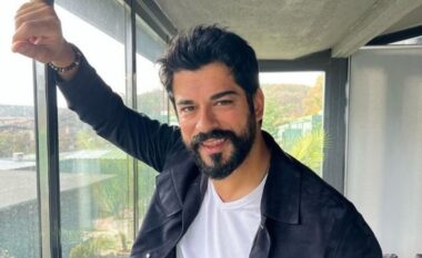 Ylli i serialeve turke Burak Özçivit me pushime në Shqipëri, ja cilin qytet ka zgjedhur aktori (FOTO)