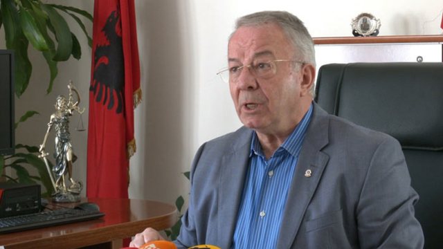 Ish-rektori i Universitetit të Tiranës Dhori Kule, paraqitet në SPAK
