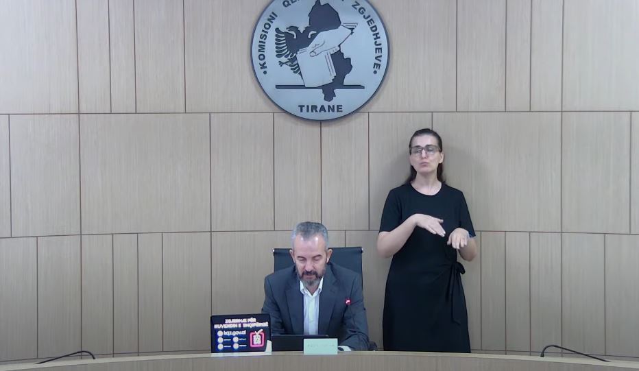 Rinumërimi i votave/ Celibashi: Procesi do të zgjasë deri në 20 ditë, kemi anuluar lejet vjetore për stafin e KQZ, s’na duhen fonde shtesë