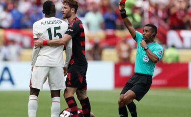 Jackson sërish ‘fundos’ Chelsean, Flamengo mposht bindshëm blutë e Londrës