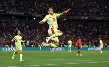 Mbyllet pjesa e parë: Spanja 2-1 Portugalia