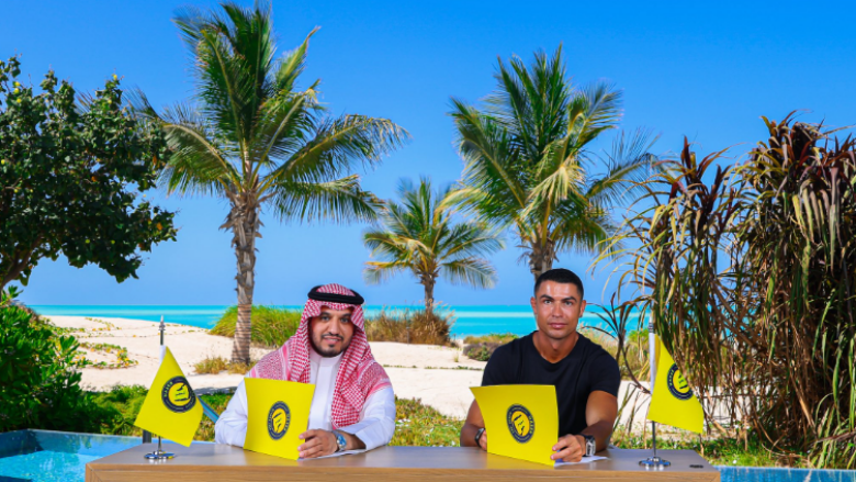 Cristiano Ronaldo rinovon kontratën me Al Nassr