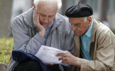Qeveria premtoi 400 euro për të moshuarit/ Ekspertja e ekonomisë zbulon kur pritet të ndodhë rritja e pensioneve