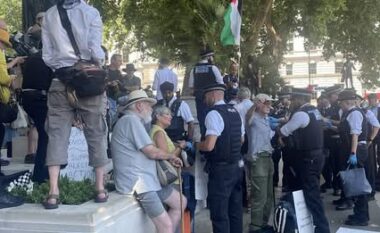 Protestuan në mbështetje të Palestinës, arrestohen mbi 70 persona në Britani