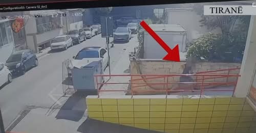 U kap me armë pas ndjekjes si nëpër filma, publikohen pamjet nga arrestimi i 29-vjeçarit Skerdi Sina (VIDEO)