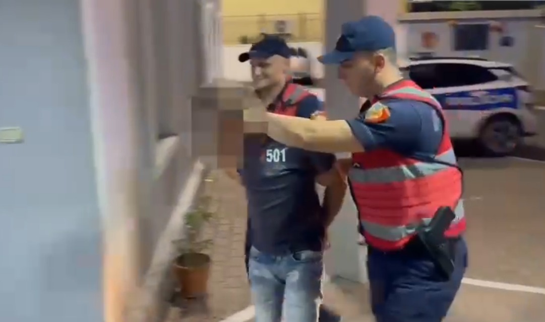 Qarkullonte me armë, arrestohet 39-vjeçari që dyshohet se do kryente një akt kriminal (EMRI)
