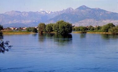EMRI/ U fut në liqen për të shpëtuar turistët, mbytet kapiteni i anijes në Shkodër, vijojnë kërkimet për gjetjen e trupit