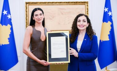 Dua Lipa merr shtetësinë e Kosovës, Osmani: Krenare gjithmonë me ty