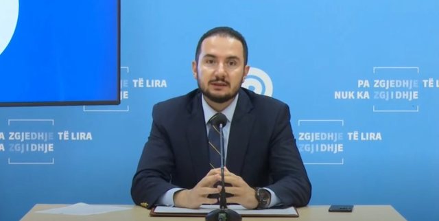 Ervin Salianji flet pas 10 muajsh në qeli nga selia e PD-së: Prej muajsh bëra burg për arsye politike
