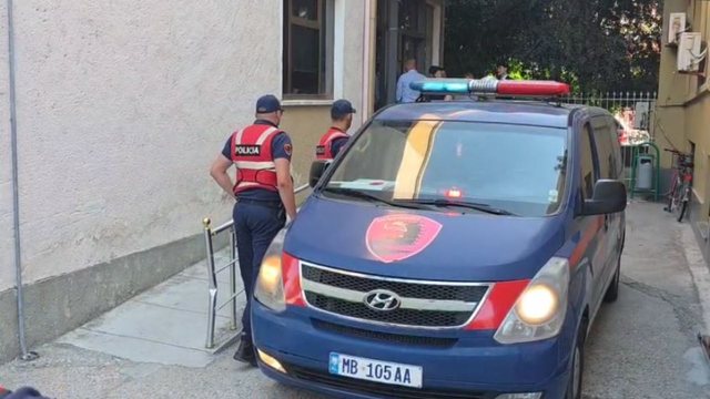 Gjykata e Fierit lë në burg drejtuesit e “Bankers Petroleum” për evazion fiskal, avokati i Leonidha Çobos: Ka mbi 10 vite që s’është administrator