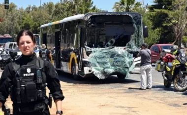 Aksident i rëndë/ Raportohet për 32 të plagosur, mes tyre 12 të mitur (VIDEO)