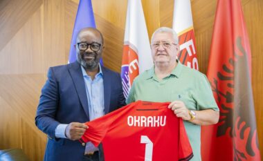 Kreu i FSHF-së Armand Duka pret në takim Presidentin e Federatës Ganeze të Futbollit, Kurt Edwin Simeon Okraku