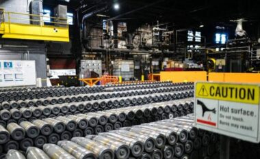 SHBA-ja rifillon dërgimin e disa armëve në Ukrainë pas një javë pauze