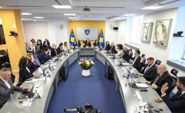 Qeveria e Kosovës kundërshton vendimin e Gjykatës Supreme si “arbitrar dhe të njëanshëm”