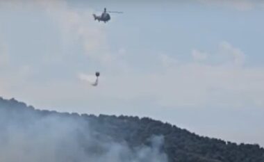 Shqipëria nën pushtetin e flakëve, vatra zjarri përfshijnë fshatin Poshnje të Dimalit, rrezikohen shtëpitë e banorëve