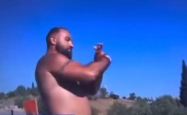 VIDEO/ Bëri simbolin e shqiponjës, sportisti nga Kosova skualifikohet nga gara e zhytjes në Malin e Zi