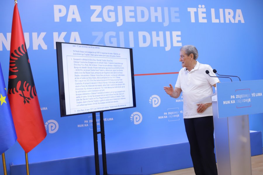 Sali Berisha: Rama shpërbleu kartelin Troplini duke u dhënë 40 mijë m2 tokë publike për kulla në Durrës