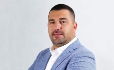 Përplasje me Ramën për shkarkimin e administratës? Reagon kryebashkiaku i Konispolit: S’ka vend për frikë dhe nuk lëviz asnjë