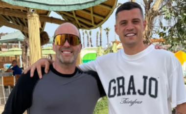 Xhaka takohet me aktorin e famshëm britanik, Jason Statham