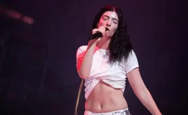 Lorde rrëfen krizën që gati i dha fund karrierës: Mendova se muzika ishte pas meje