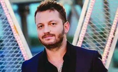 “Mirë se erdhe”/ Renis Gjoka bëhet baba për herë të tretë, ndan foton e të porsalindurit