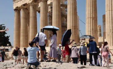 Merrem masa! Akropoli mbyllet deri të premten në mesditë për shkak të valës së të nxehtit