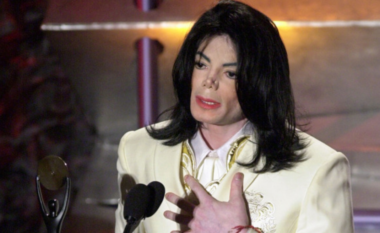 Filmi i shumëpritur për Michael Jackson shtyhet, arsyeja mbetet mister