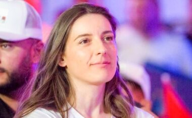 Zegjineja reagon pas dhurimit të mandatit të deputetes: Faleminderit Maldrita, Gazo je politikan i dështuar