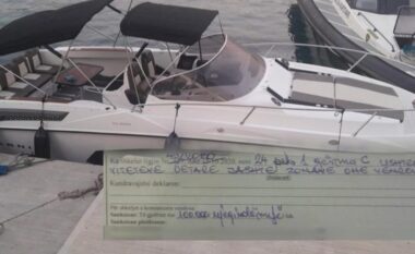 Rrezikoi jetën e pushuesve në Borsh, bllokohet skafi dhe gjobitet pronari me 100 mijë lekë