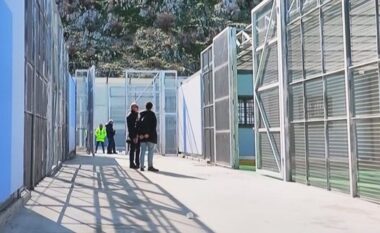 Marrëveshja për emigrantët Itali-Shqipëri, shoqatat bamirëse: Modeli i paraburgimit është çnjerëzor dhe nuk duhet të zgjasë