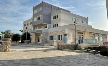 Urdhri i Ramës/ Japin dorëheqjen 5 administratorët e njësive, 2 nënkryetarët dhe drejtuesit e drejtorive të Bashkisë Krujë