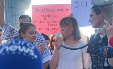 Aktivistja e njohur Greta Thunberg proteston në Tiranë: Liri për Palestinën dhe stop gjenocidit!