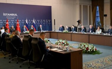 Mbyllet raundi i tretë i bisedimeve, zbardhen diskutimet mes Rusisë dhe Ukrainës në Turqi