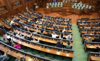 Ngërçi në Kuvendin e Kosovës/ Kushtetuesja vendos masë të përkohshme për seancën konstituive