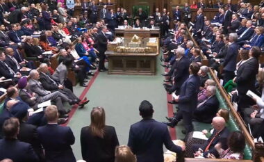 Letra për kryeministrin Starmer, mbi 220 deputetë britanikë i bëjnë thirrje Londrës të njohë Palestinën
