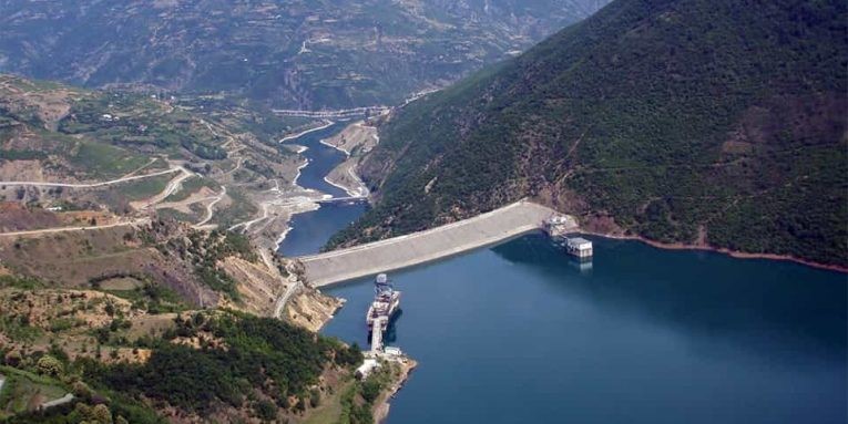 Mungesa e reshjeve vë në vështirësi KESH, humbje 21 mln euro në tremujorin e parë 2025