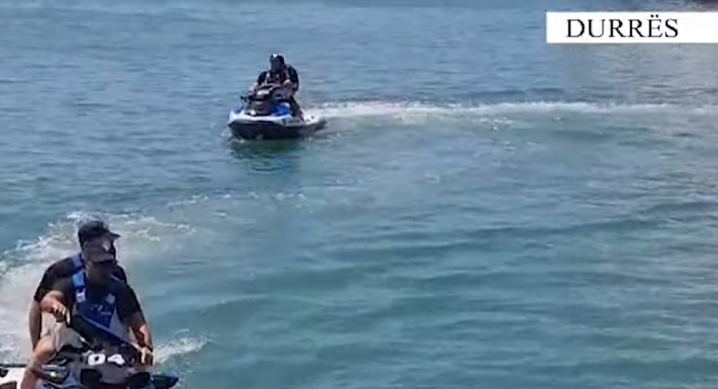 Turisti gjerman godet me jet ski pushuesen në Durrës