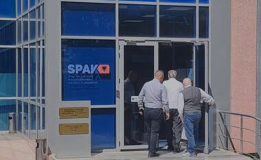 Në zbatim të masës së sigurisë, Sali Berisha paraqitet në SPAK