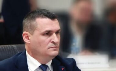 Altin Dumani takim me gazetarët për krimin zgjedhor: 193 materiale të paraqitura në prokurori
