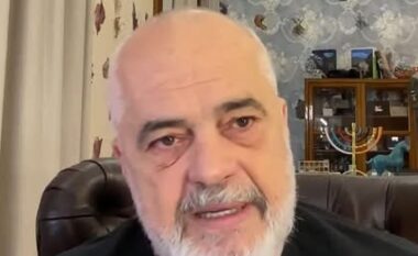 Keni bërë ushtri socialiste të shtetit/ Rama replika me ndjekësit, thumbon dhe Bashën: O Lul ku je mo artist, u bë shumë kohë që s’të shoh, nuk më ndoqe mbete te 7X7