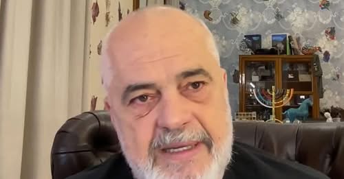 Keni bërë ushtri socialiste të shtetit/ Rama replika me ndjekësit, thumbon dhe Bashën: O Lul ku je mo artist, u bë shumë kohë që s’të shoh, nuk më ndoqe mbete te 7X7
