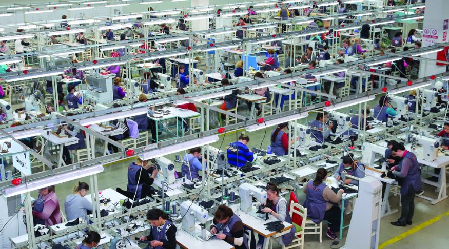 Fasonët paralajmërojnë sërish mbyllje fabrikash dhe shkurtim i vendeve të punës