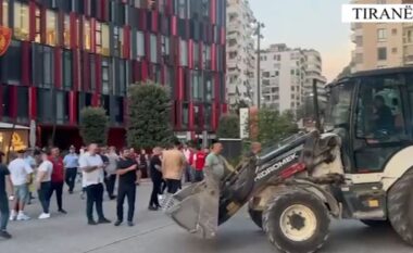 Tiranë/ Lirohen hapësirat publike rreth “Arenës Kombëtare”, procedohen penalisht 7 administratorë lokalesh