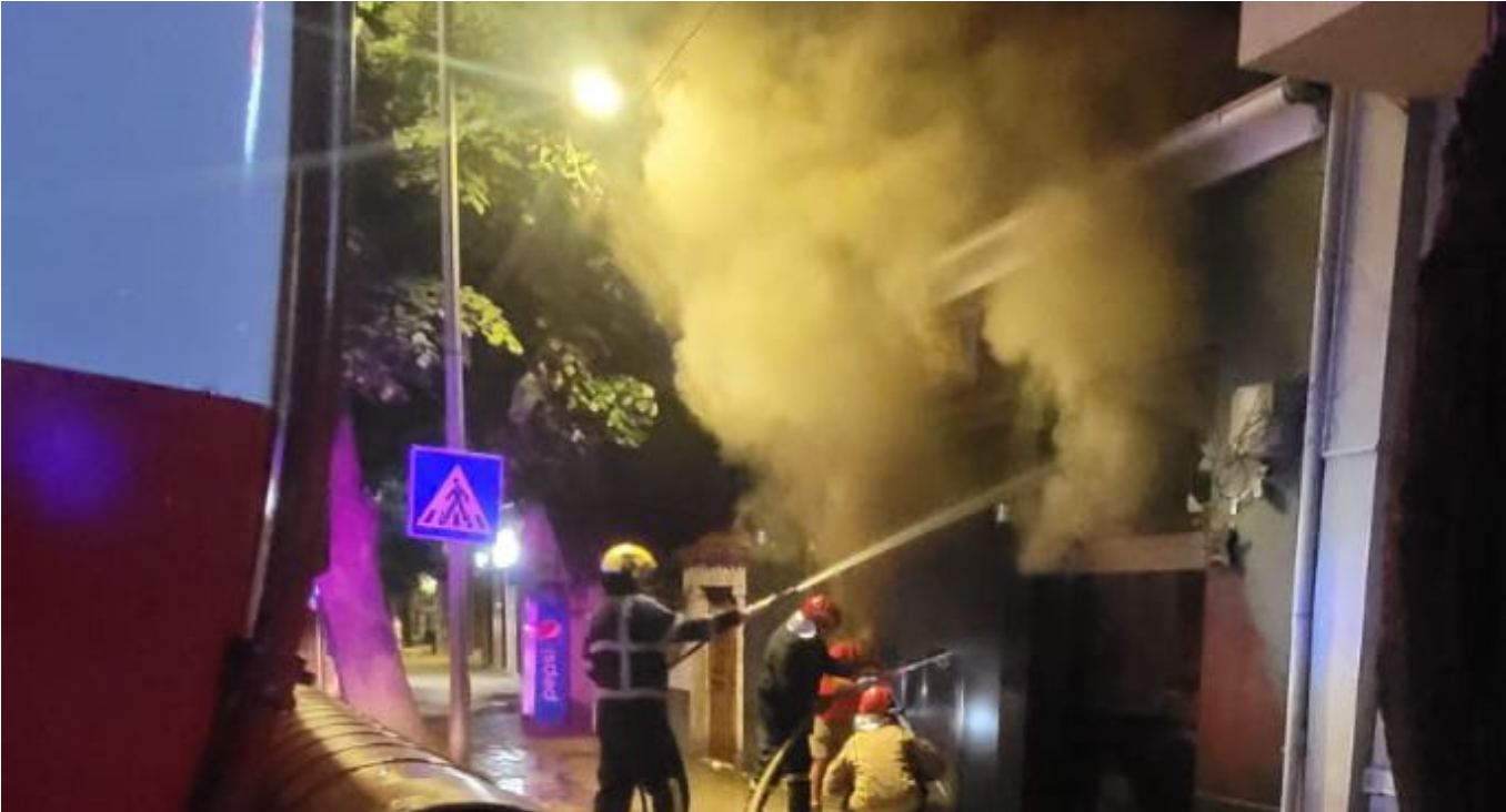 Shkrumbohet nga flakët lokali në Korçë/ Dëme të konsiderueshme, detajet e para
