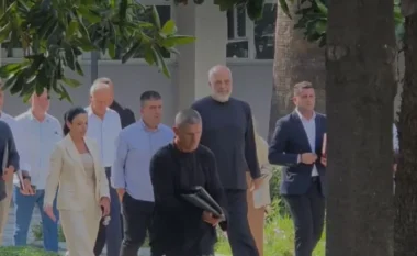 Rama në Fier, kërkon shkarkimin nga detyra e të gjithë drejtorëve të bashkisë