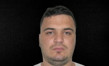 Drejt “41 BIZZ”-it/ U kapën në të njëjtin sektor dhe me telefona, ndahet grupi i Laert Haxhiut në burg